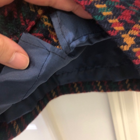 Cute Mini skirt! Lined! Size 6 cute for work or date! Nice in winter w/leggings - Picture 5 of 6